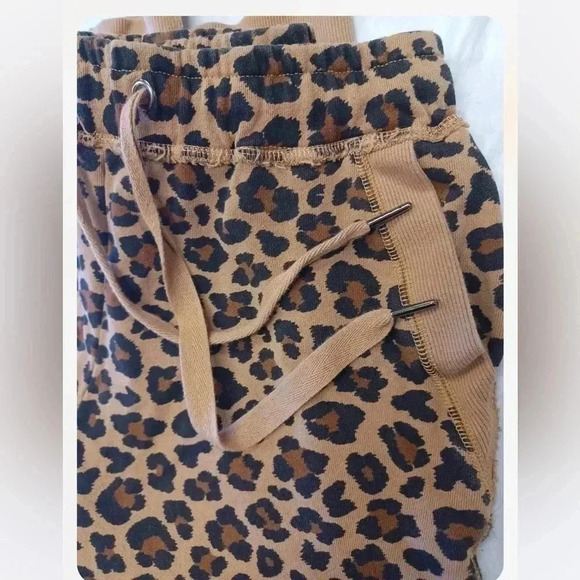 Poppy & Peonies Cheetah Print Cropped Joggers Sweat Pants Size Small - Picture 7 of 11
